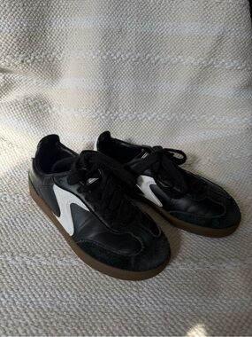 Skechers kids sneakers size 13